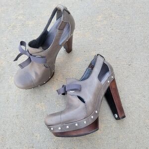 UGG Celestina Leather Studded Heels With Shearling Footbed Size 5.5